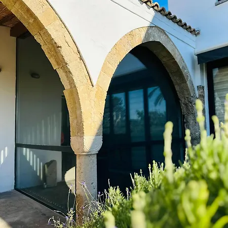 Nyaraló The Hermitage: Timeless Charm&beach&history Nearby